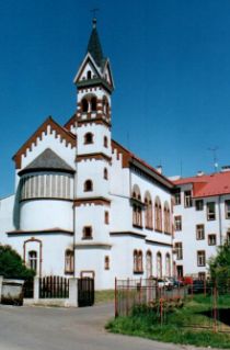 Pohled ze dvora �koly